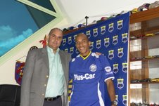 McIntosh y Vargas estamparon sus firmas con Minerven FC
